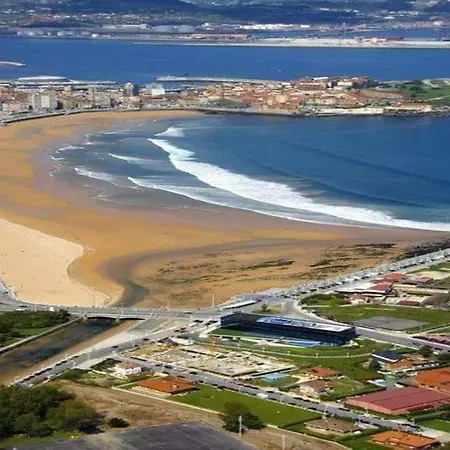 Cozy Single With Shared Bathroom لواركا