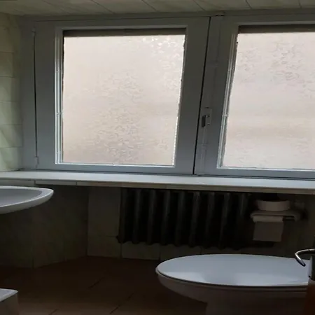 Гостевой дом Cozy Single With Shared Bathroom *
