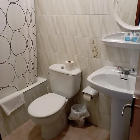Cozy Single With Shared Bathroom Гостевой дом